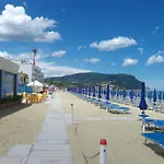 加拉斯酒店 3*