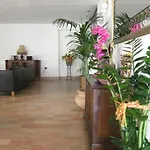 加拉斯酒店 酒店