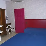 加拉斯酒店 3* 努马纳